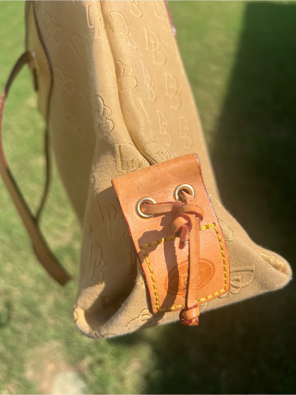 Dooney & Bourke DB Tassel Zip Top Tote Sand Tan Canvas Saddle
Tan Leather - Picture 6 of 14